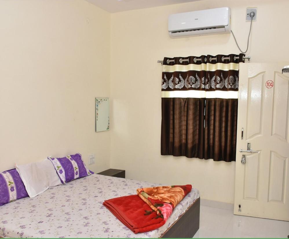 Hotel Shivalay Shegaon Экстерьер фото